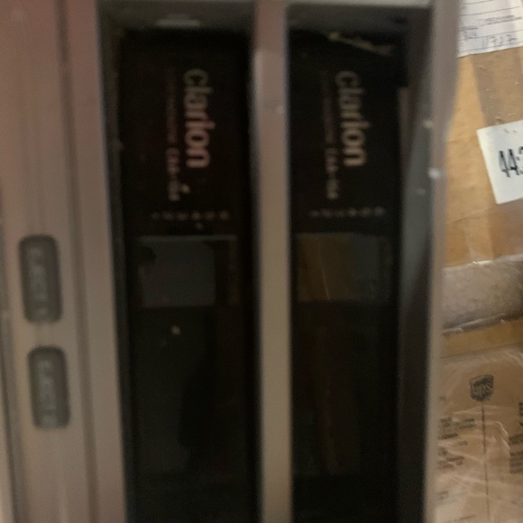 12 CD changer CLARiiON - Picture 3 of 3